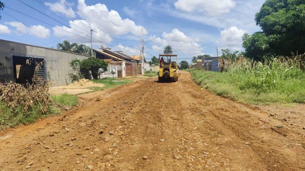 Prefeitura inicia recuperação de vias sem pavimentação danificadas pelas chuvas do Jardim Colúmbia.