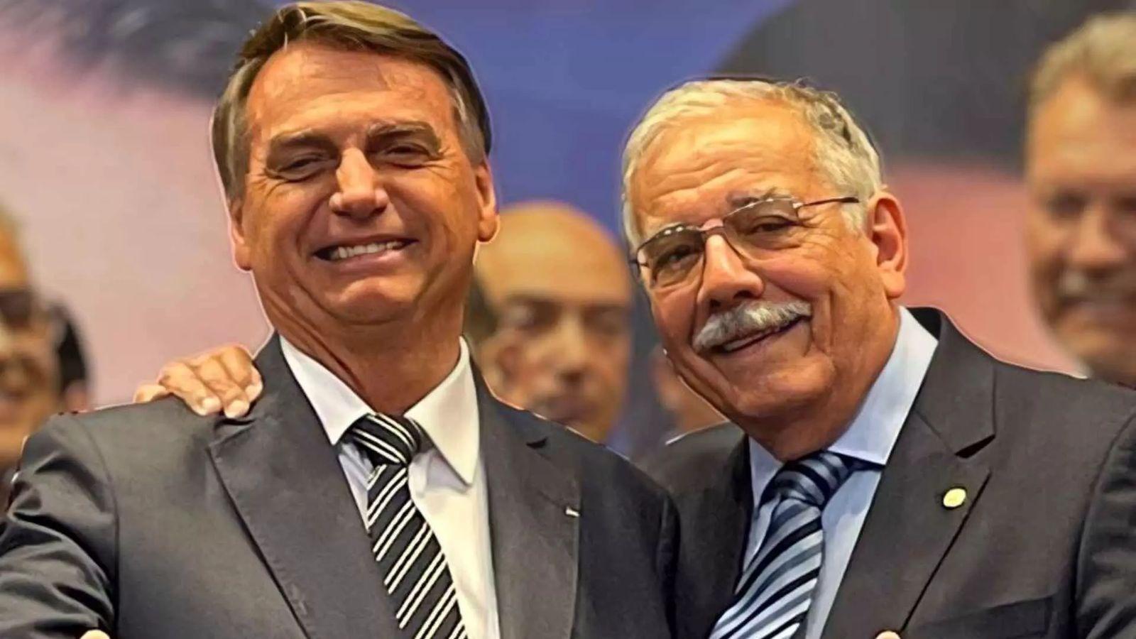 Denúncia da PGR contra o ex presidente Jair Messias Bolsonaro é ‘peça teatral’, diz Luiz Ovando.